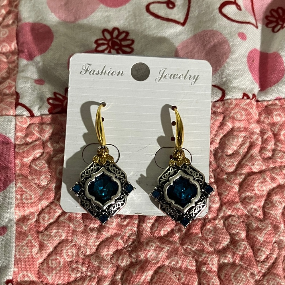 Fashion Jewelry Gold and Blue Elegant Earrings